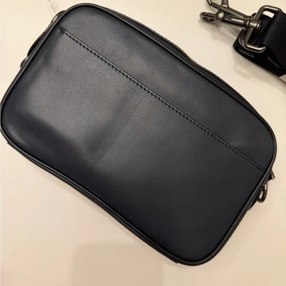 Coach Men’s Crossbody Bag with Travel Patchwork – Black/Navy Leather New! - Picture 4 of 9